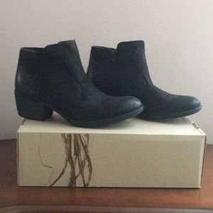 Brand NEW Boc booties